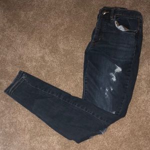 Distressed high rise jeggings